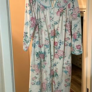 Smart Time flannel robe. Size M